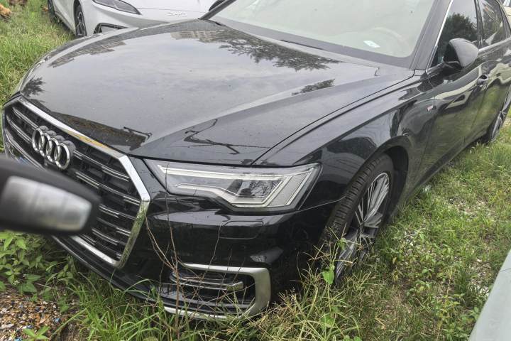 奥迪 A6L 2024款 45 TFSI 臻选动感型