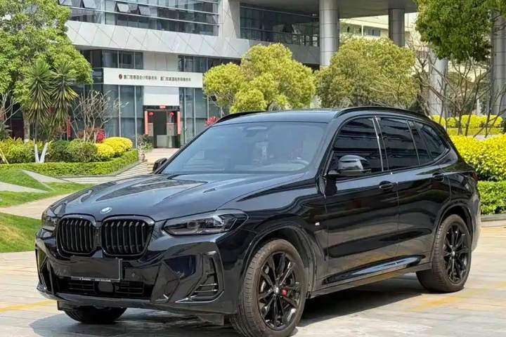 宝马 X3 2022款 xDrive30i 尊享型 M曜夜套装