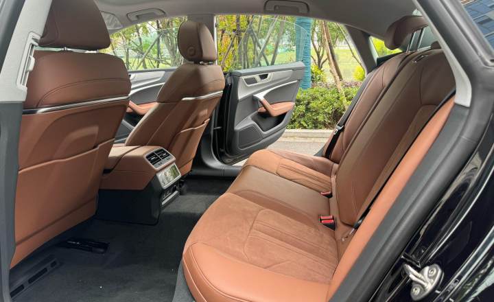 奥迪 A7L 2024款 45 TFSI 豪华型