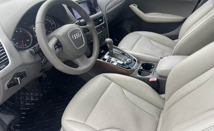 奥迪 Q5 2012款 2.0TFSI 进取型