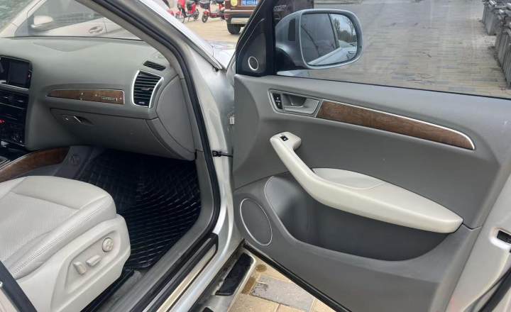 奥迪 Q5 2012款 2.0TFSI 进取型