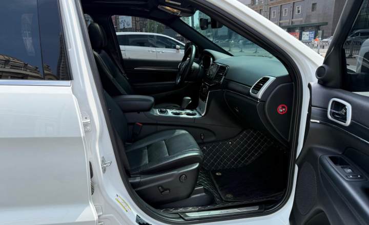 Jeep 大切诺基(进口) 2020款 3.0L 精英导航版