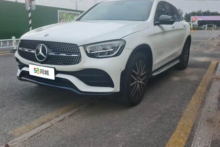 奔驰 GLC轿跑 2021款 GLC 300 4MATIC 轿跑SUV