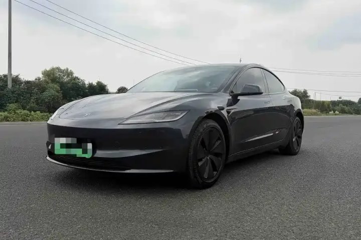 特斯拉 Model 3 后轮驱动版
