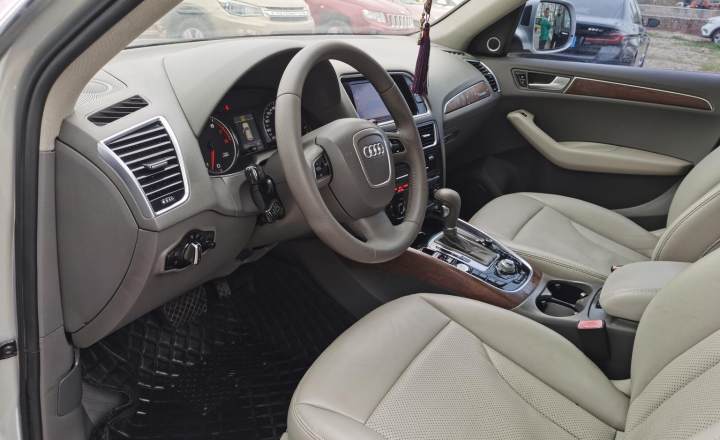 奥迪 Q5 2012款 2.0TFSI 进取型