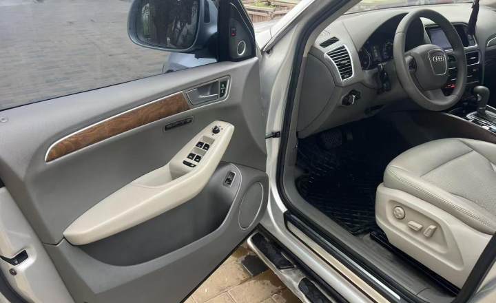 奥迪 Q5 2012款 2.0TFSI 进取型