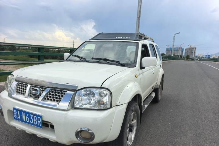 日产 帕拉丁 2.4L XE 四驱标准型