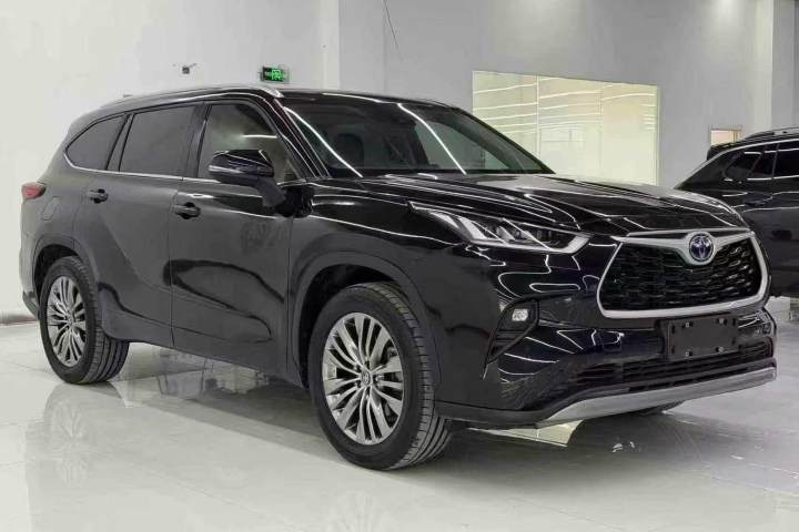 丰田 汉兰达 2022款 双擎 2.5L 四驱尊贵版 7座
