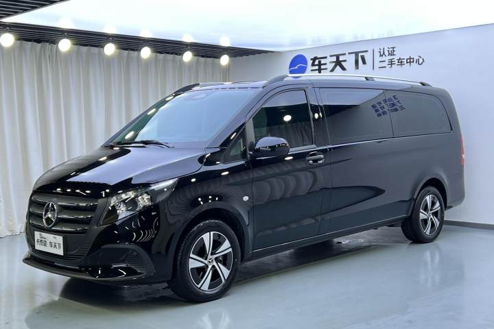 奔驰 威霆 2024款 2.0T 精英版 7座