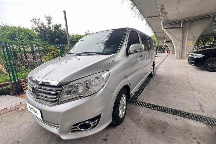 金杯 阁瑞斯 2.7L手动标准型长轴9座2TR
