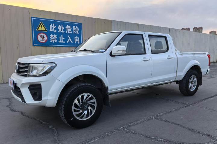 东风 锐骐6 2.4L手动四驱汽油尊享型2TZD