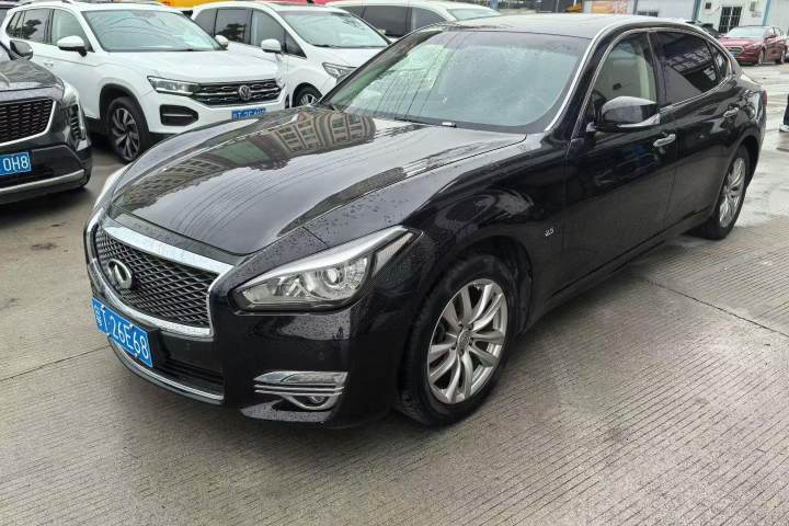 英菲尼迪 Q70 Q70L 2.5L 精英版