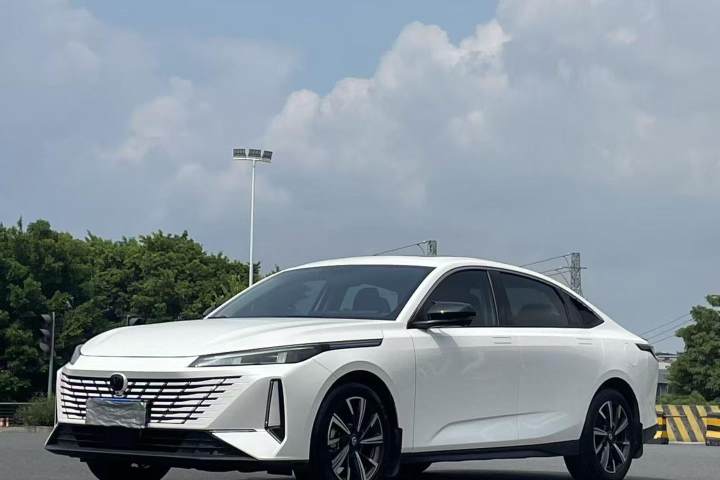 长安 逸动 2022款 PLUS 蓝鲸NE 1.4T GDI DCT旗舰版