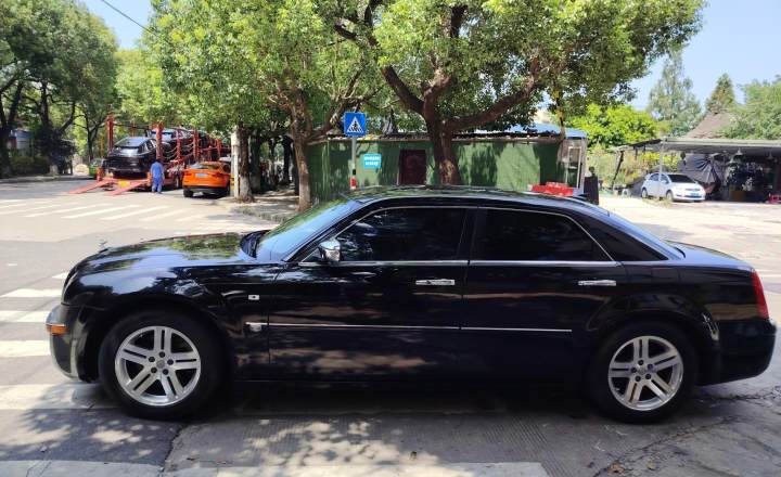 克莱斯勒 300C 2006款 2.7L 豪华版