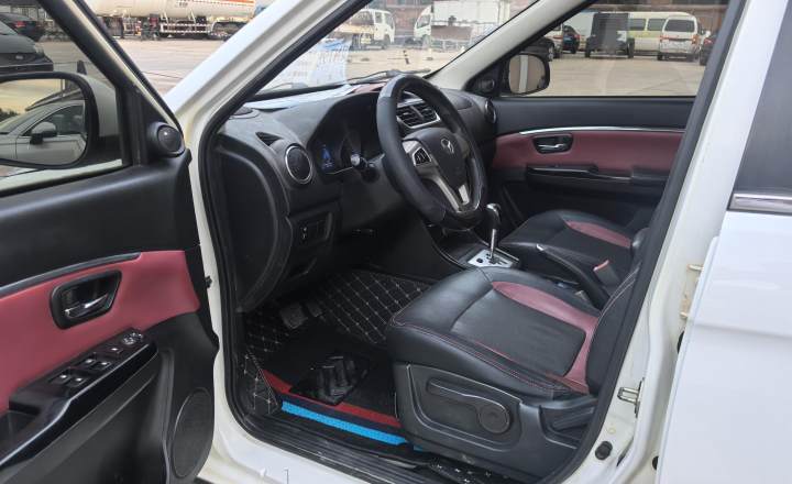 北汽幻速 H2 2015款 1.5L AMT尊贵型BJ415C
