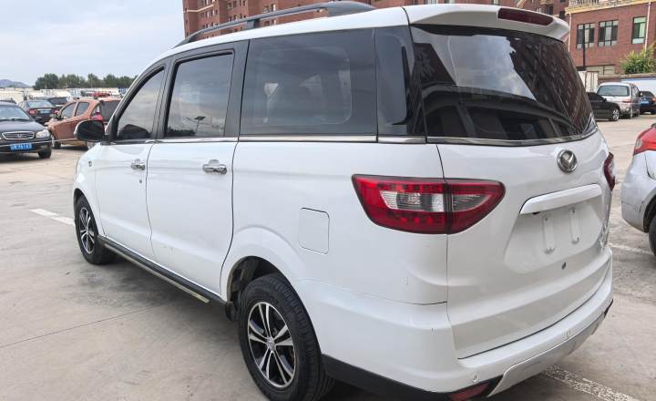 北汽幻速 H2 2015款 1.5L AMT尊贵型BJ415C