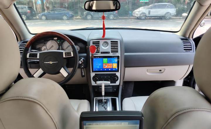 克莱斯勒 300C 2006款 2.7L 豪华版
