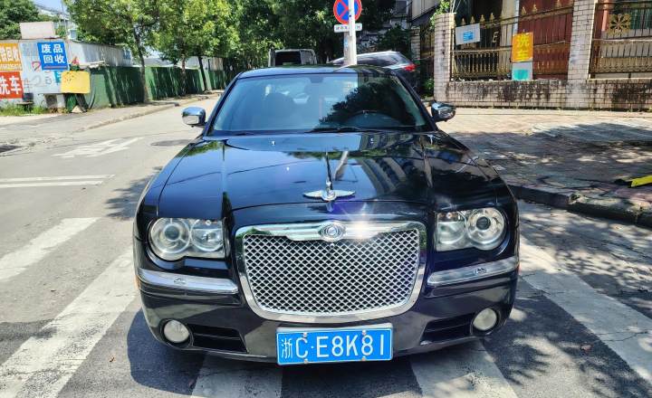 克莱斯勒 300C 2006款 2.7L 豪华版