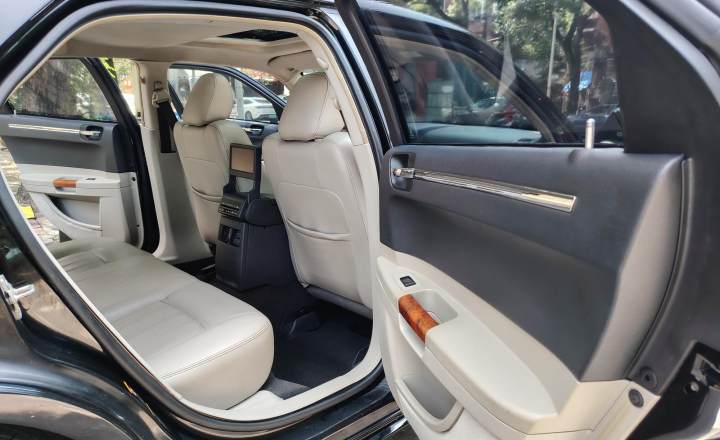 克莱斯勒 300C 2006款 2.7L 豪华版