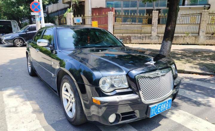克莱斯勒 300C 2006款 2.7L 豪华版