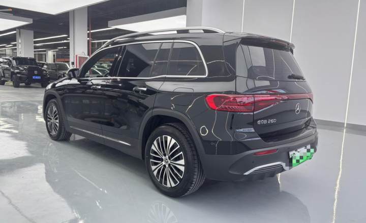 奔驰 EQB 2025款 EQB 260