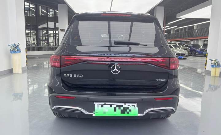奔驰 EQB 2025款 EQB 260