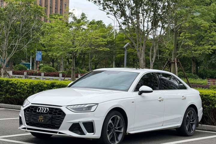 奥迪 A4L 40 TFSI 时尚动感型