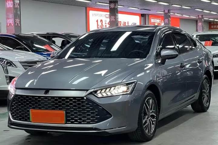 比亚迪 秦PLUS 2021款 DMi 55KM 尊贵型