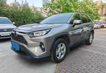 丰田 RAV4荣放 2020款 2.0L CVT两驱风尚PLUS版