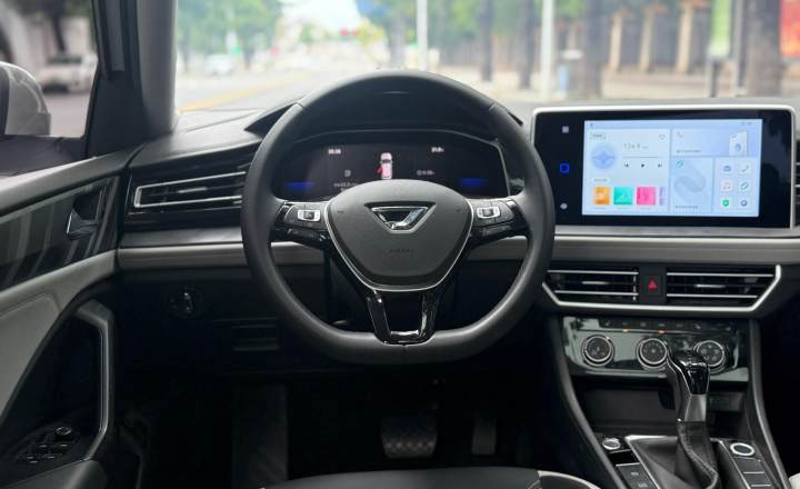 捷达 VA7 2025款 1.4T 自动先到先得版