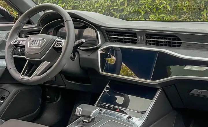 奥迪 A6L 2024款 45 TFSI 臻选动感型