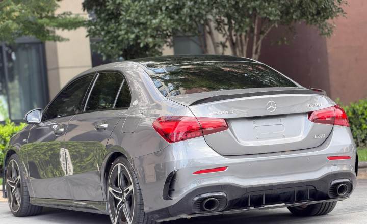 奔驰 A级AMG 2024款 AMG A 35 L 4MATIC
