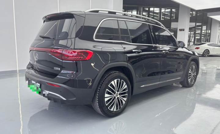 奔驰 EQB 2025款 EQB 260