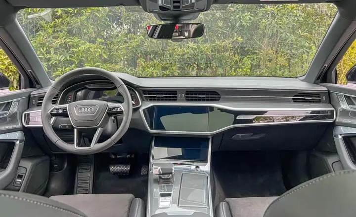 奥迪 A6L 2024款 45 TFSI 臻选动感型