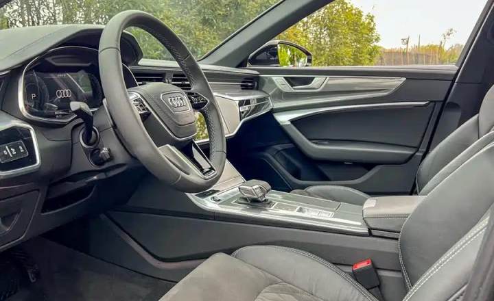 奥迪 A6L 2024款 45 TFSI 臻选动感型