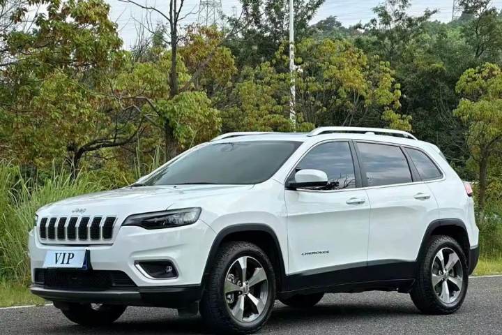 Jeep 自由光 2.0T 四驱探享版+自动驾驶智慧包 国VI