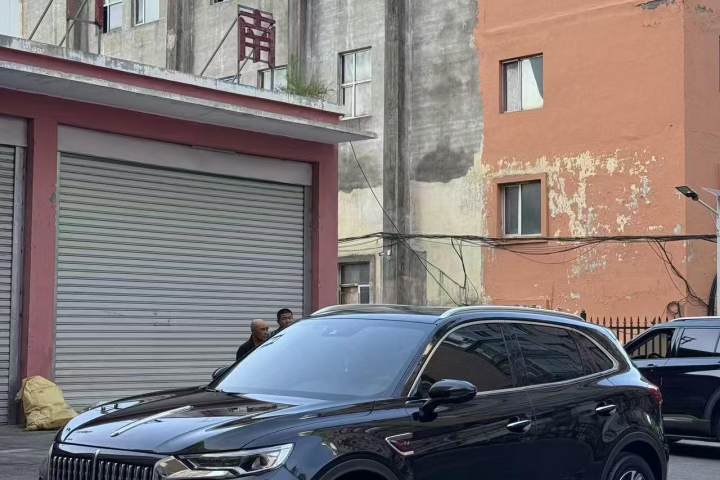 红旗 HS5 2022款 改款 2.0T 智联旗享版