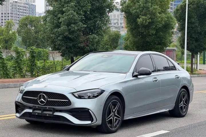 奔驰 C级 2023款 改款二 C 260 L 皓夜运动版