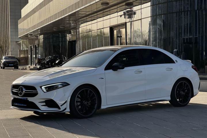 奔驰 A级AMG 2023款 AMG A 35 L 4MATIC