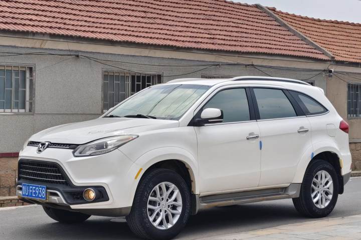 江铃 驭胜S350 2.0T 手动两驱汽油豪华版7座