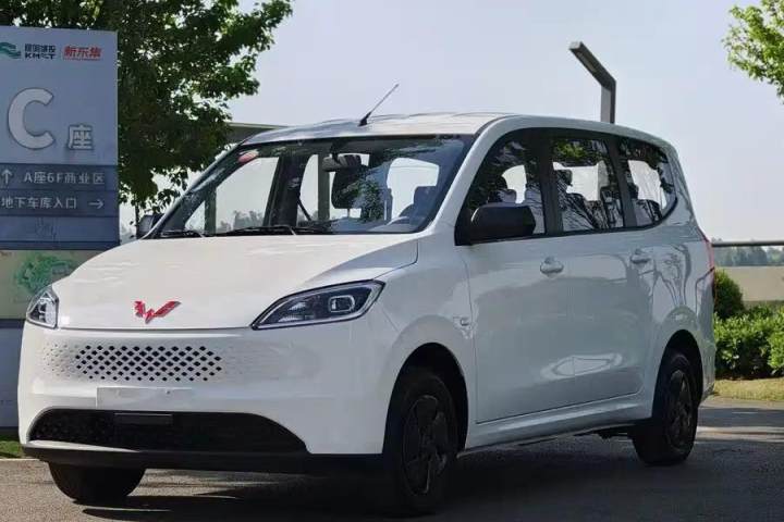 五菱汽车 五菱宏光新能源 2025款 增程式混动 150KM 舒适型