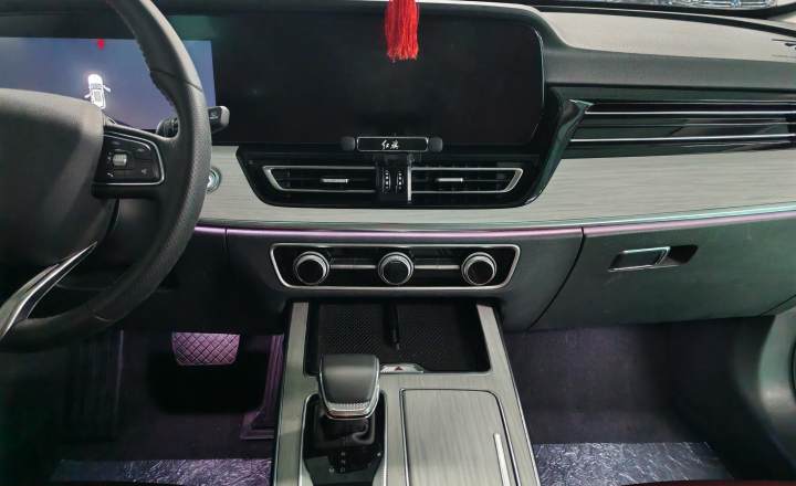 红旗 HS5 2025款 2.0T 两驱旗享Pro版