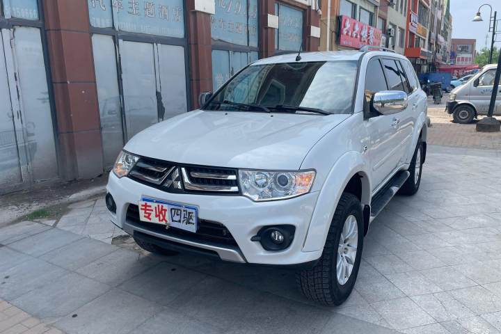三菱 帕杰罗·劲畅 2013款 3.0L 自动四驱行政版