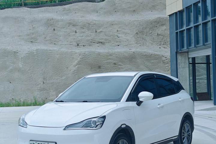 哪吒汽车 哪吒V 潮 400 Lite