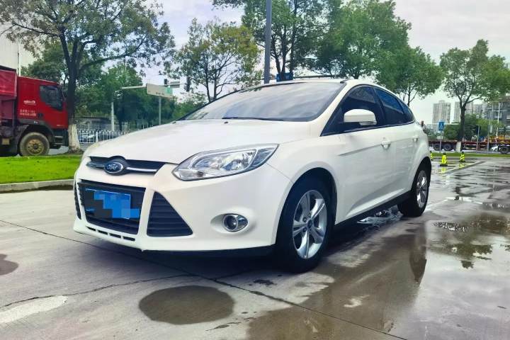 福特 福克斯 2012款 两厢 1.6L 自动风尚型