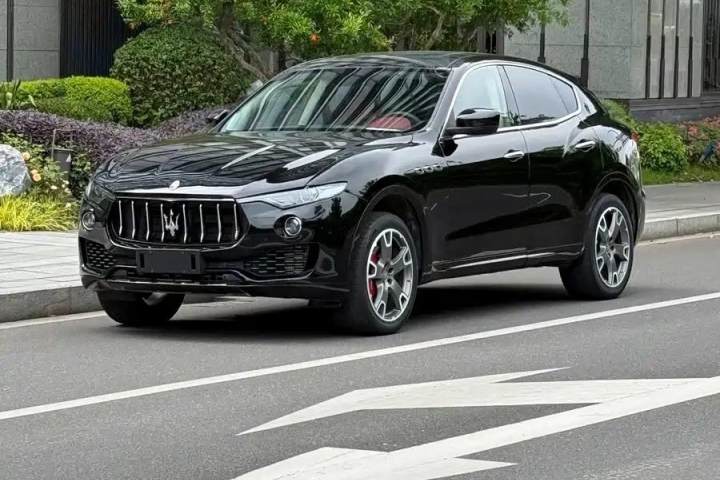 玛莎拉蒂 Levante 3.0T 标准型