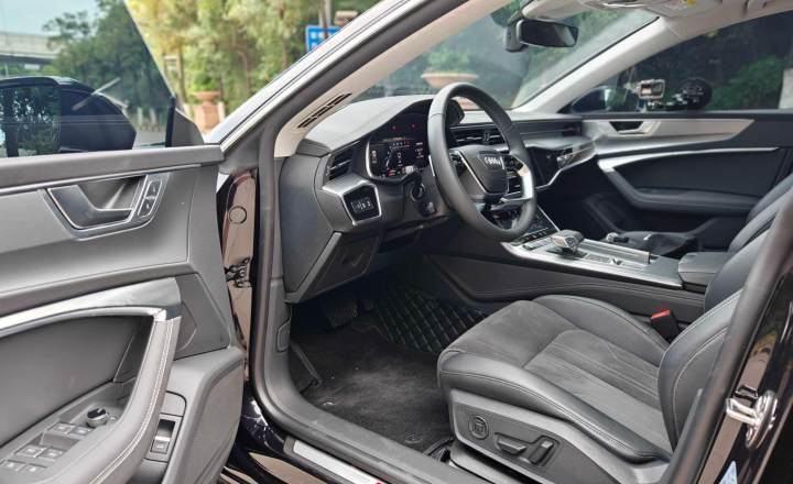 奥迪 A7L 2024款 45 TFSI 豪华型