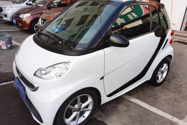 smart  fortwo 1.0T 硬顶城市光波激情版