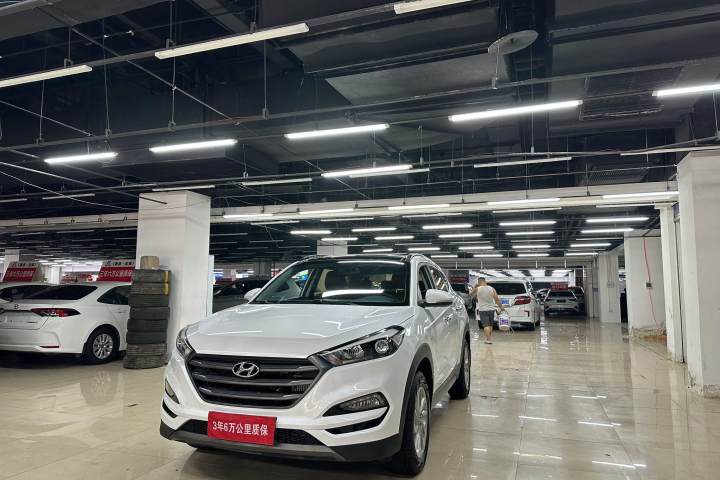 现代 途胜 2015款 1.6T 双离合两驱智能型