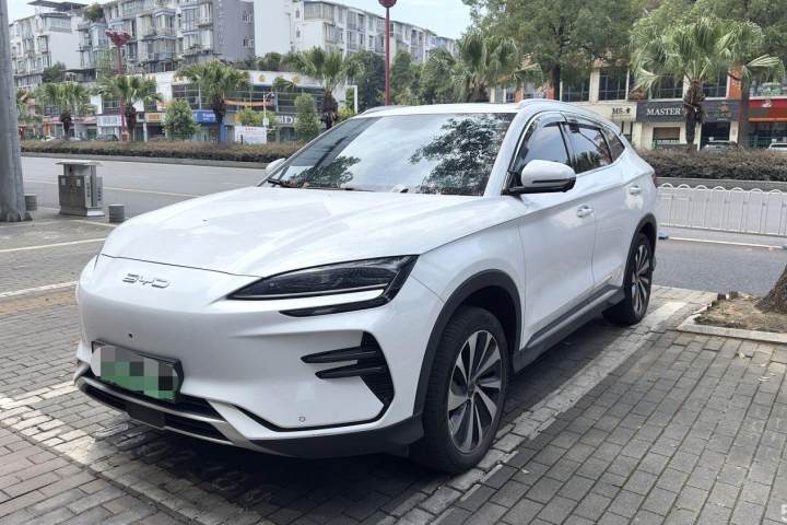 比亚迪 宋PLUS新能源 2023款 冠军版 EV 520KM 尊贵型
